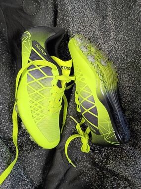 Kids Thestron Track & Field Spikes Size (31) 13 -13.5